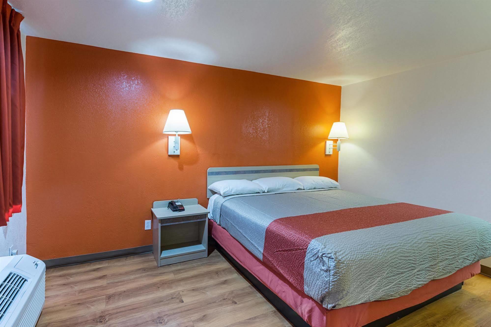 Motel 6-Lancaster, Tx - Desoto - Ланкастър Екстериор снимка